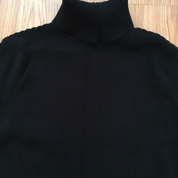 🌷3/$25🌷 Ladies sweater - Picture 2 of 2